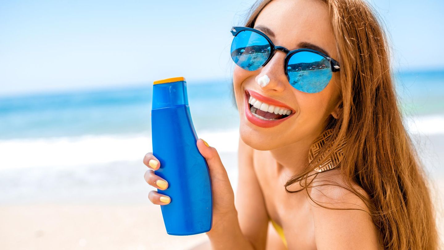 Fleck-Weg-Tipps: Sonnencreme aus Kleidung entfernen – Schritt für Schritt zur sauberen Textilie