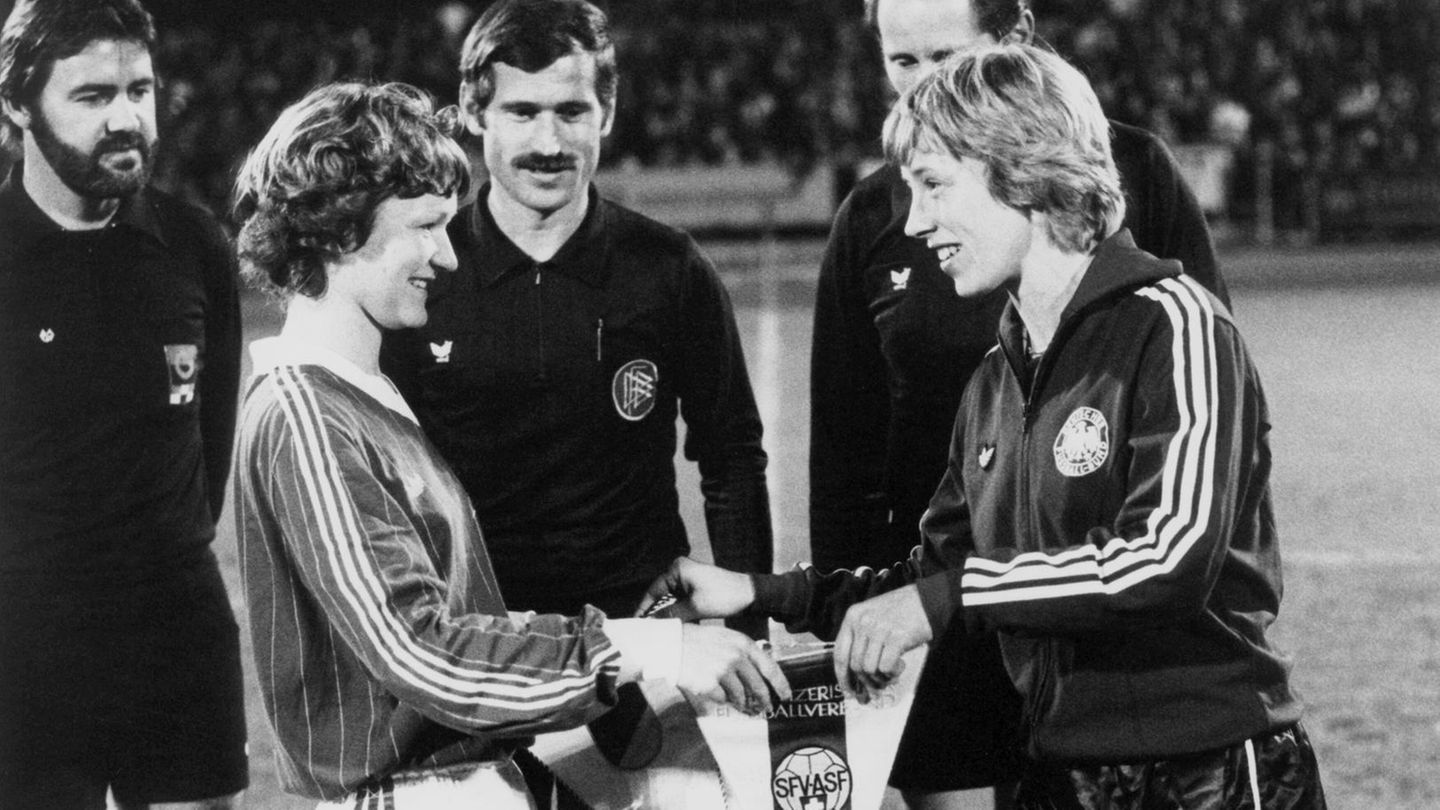 Frauen-EM: DFB-Pionierin: „Meist hieß es: Mädchen haben im Fußball nichts zu suchen!“