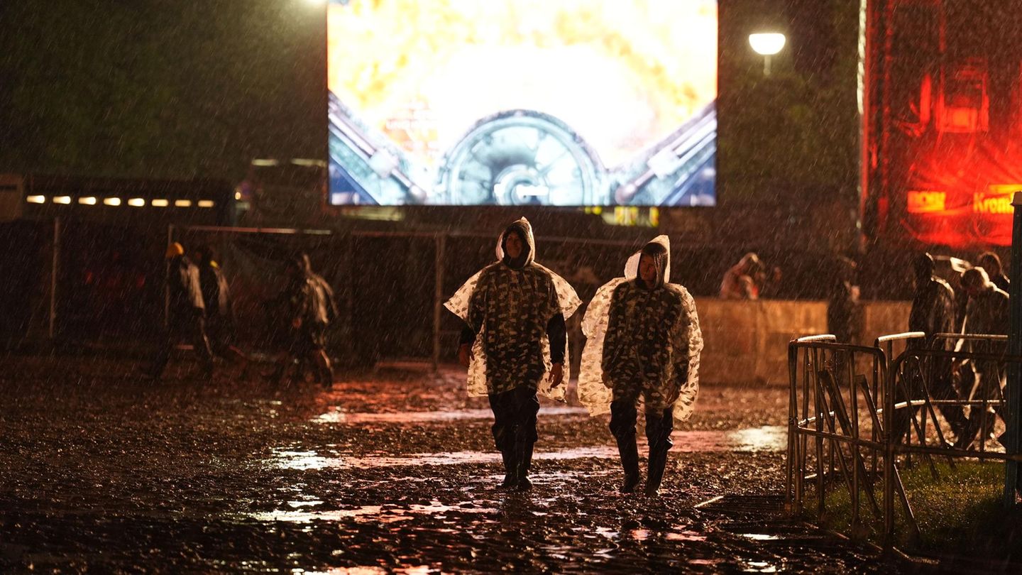 Wegen Unwetterwarnung: Wacken-Besucher mitten in der Nacht aus Zelten evakuiert