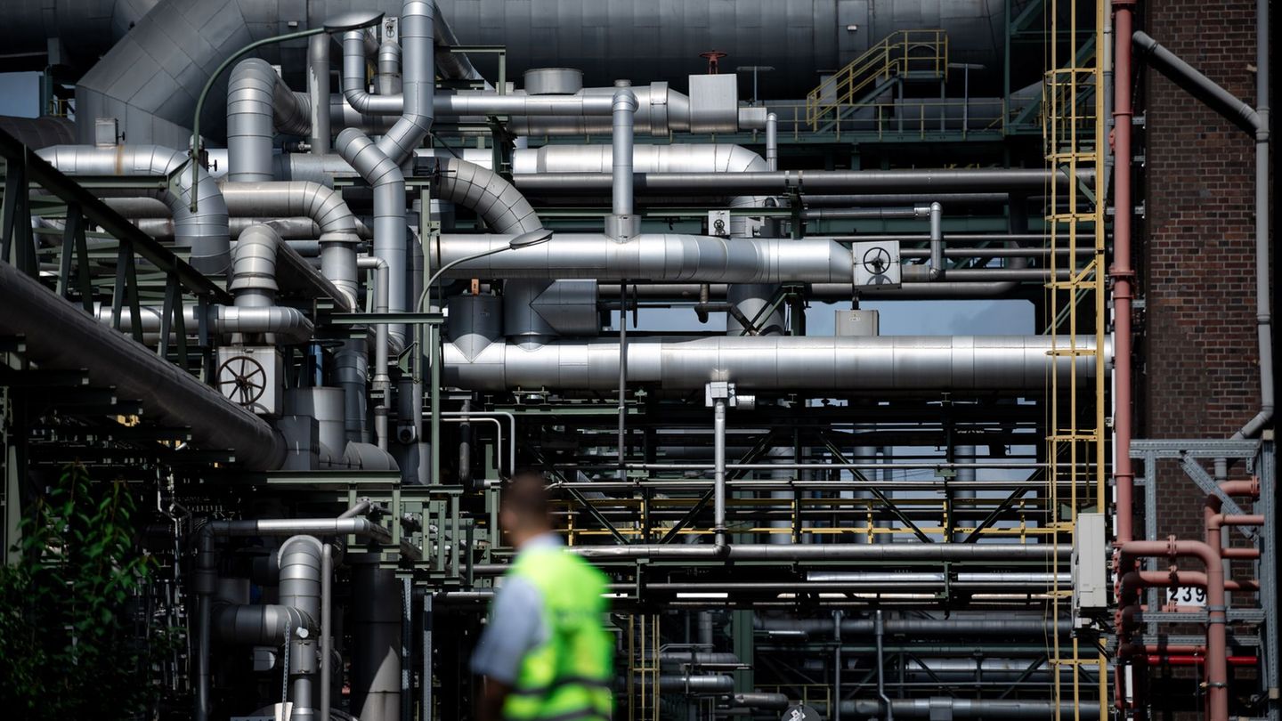 Chemieindustrie: Auch Evonik wird vorsichtiger für 2025