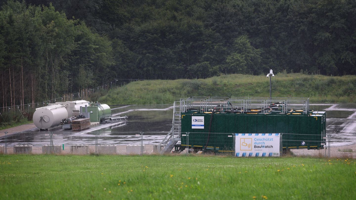 Umstrittenes Energieprojekt: Greenpeace protestiert auf Bohrplatz gegen Gasförderung