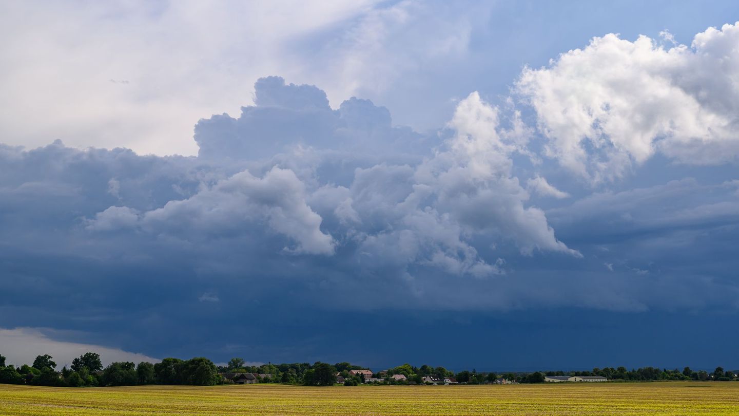 Wetterprognose: Wechselhaftes Wochenende mit Regen, Wind und Gewittern