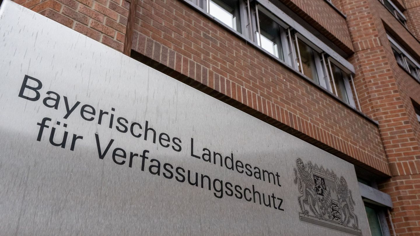 Gefahren: Herrmann: Innere Sicherheit von links und rechts bedroht