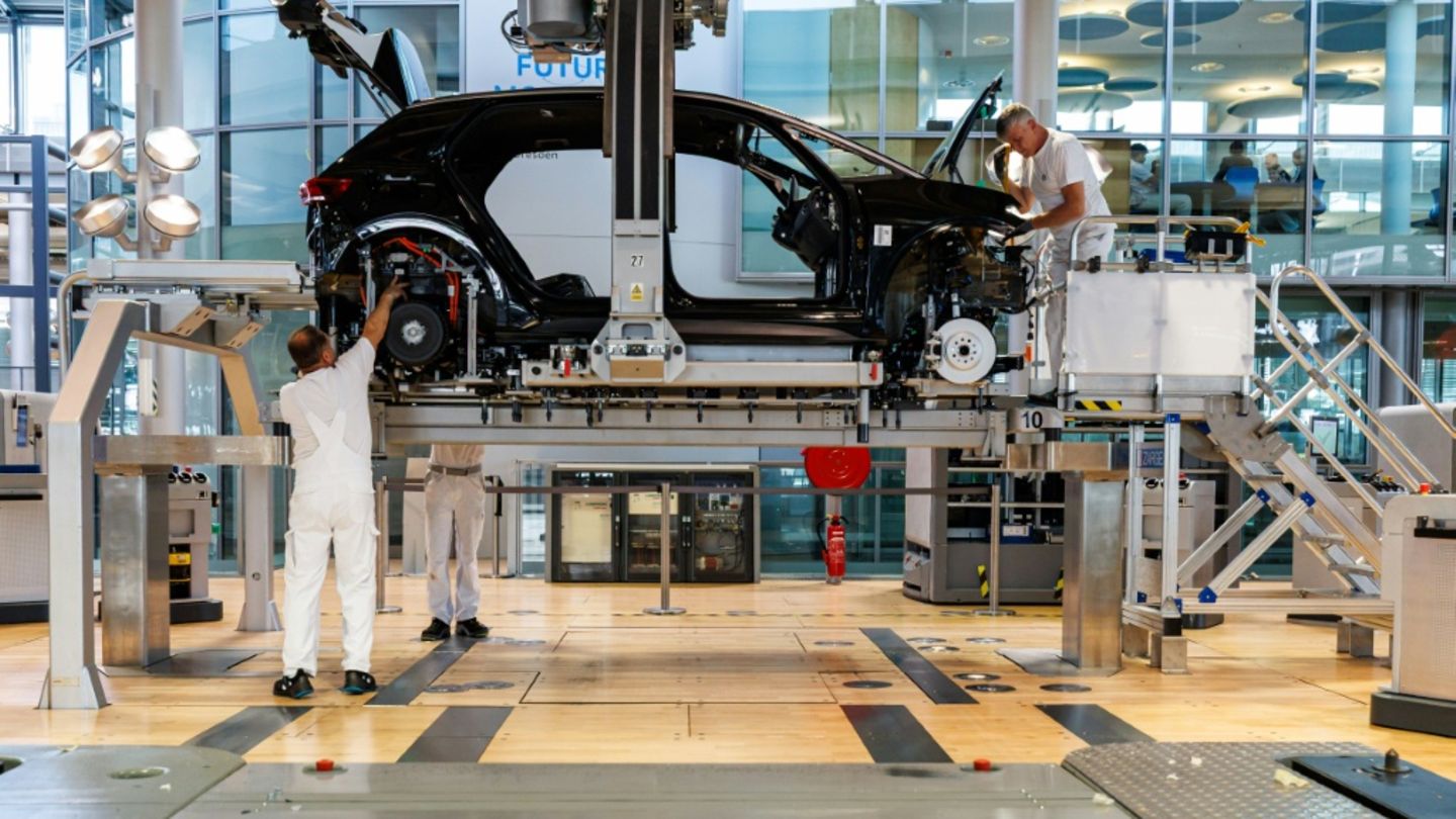Stimmung in der Autoindustrie deutlich im Juli deutlich verbessert