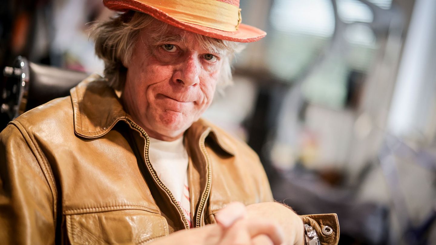 Komiker wird bald 70: Helge Schneider: Merz ist alberner als ich