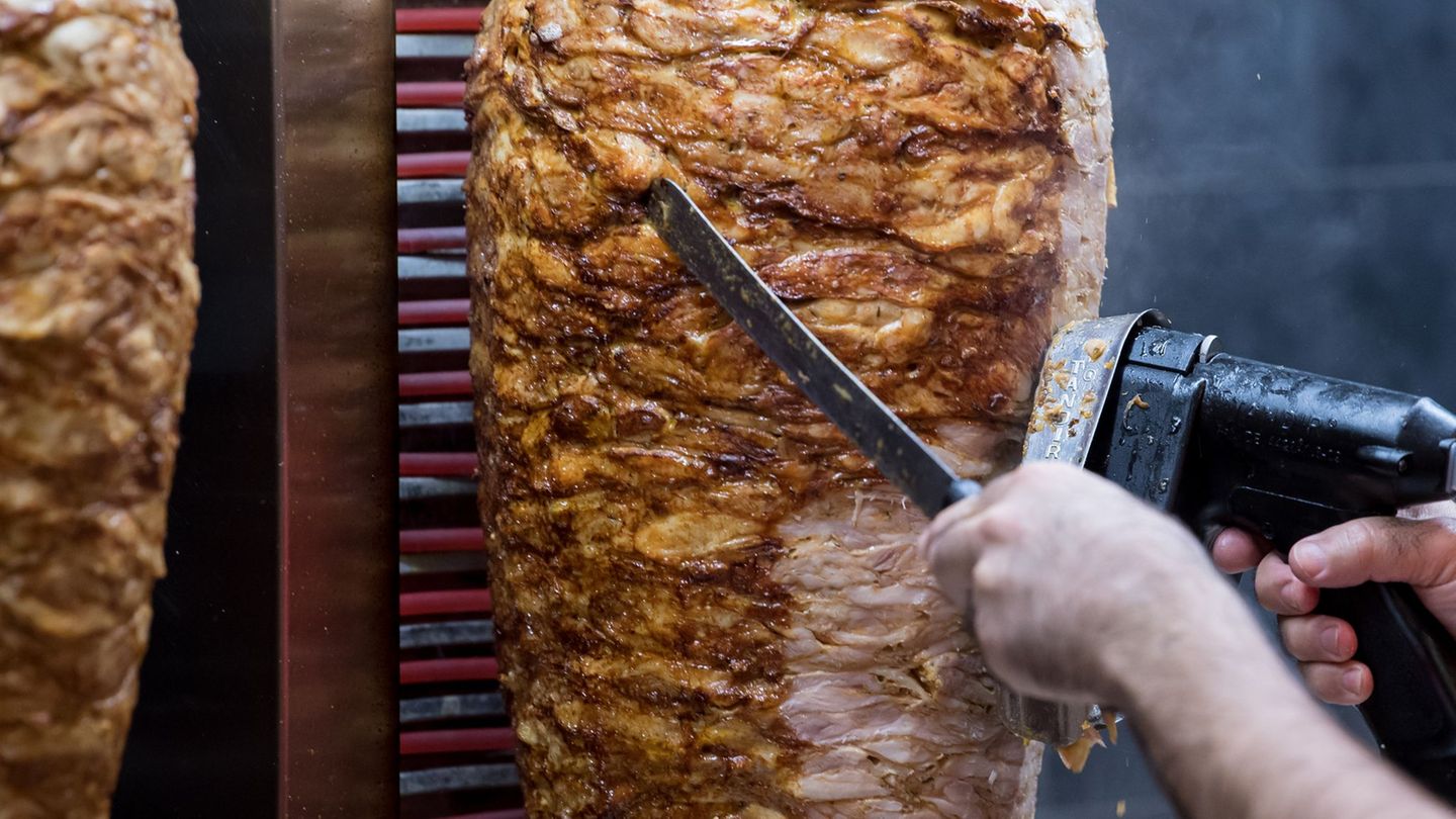 In der Nacht zu Mittwoch: Diebe stehlen zehn Kilogramm schweren Dönerspieß