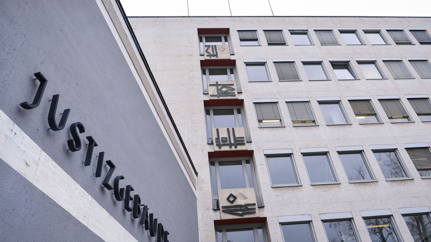 Sex-Erpressung: Bande soll Männer in Sex-Fallen gelockt haben