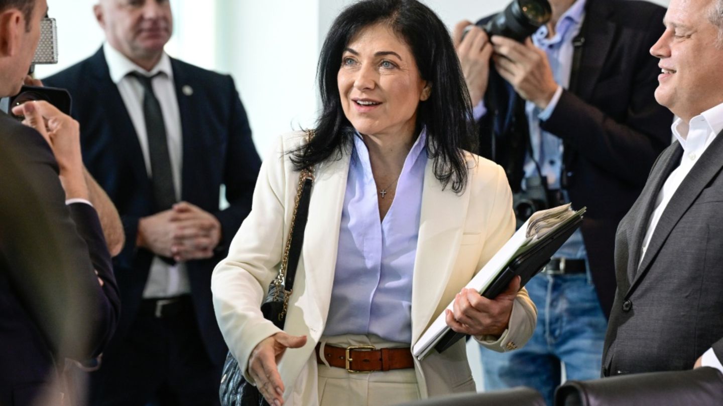 Wirtschaftsministerin Reiche bekräftigt Vorschlag für längere Lebensarbeitszeit