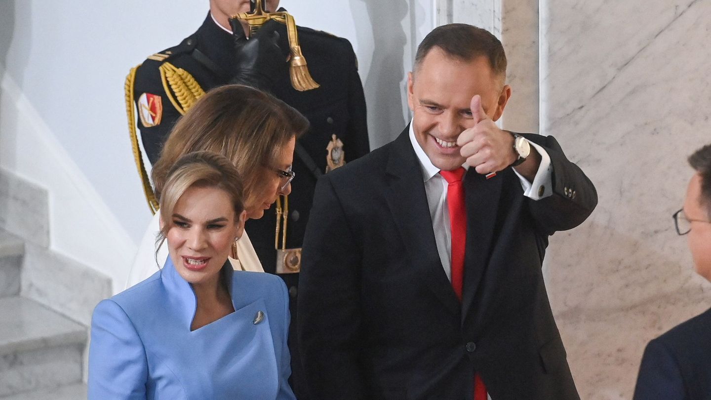 Staatsoberhaupt: Polens neuer Präsident Karol Nawrocki vereidigt