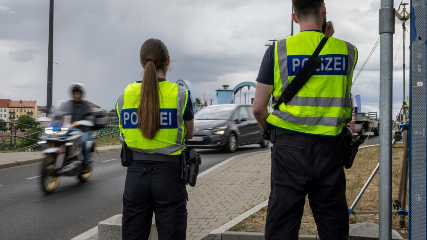 Fünf Festnahmen bei Razzia gegen europaweit agierende Schleuserbande