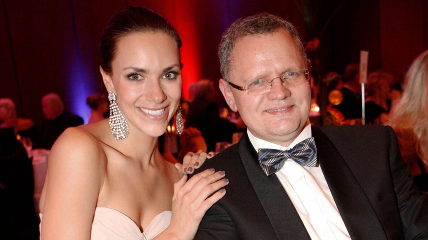 Sportmoderatorin: So bewegend nimmt Esther Sedlaczek Abschied von ihrem „Fernsehpapa“ Ulli Potofski