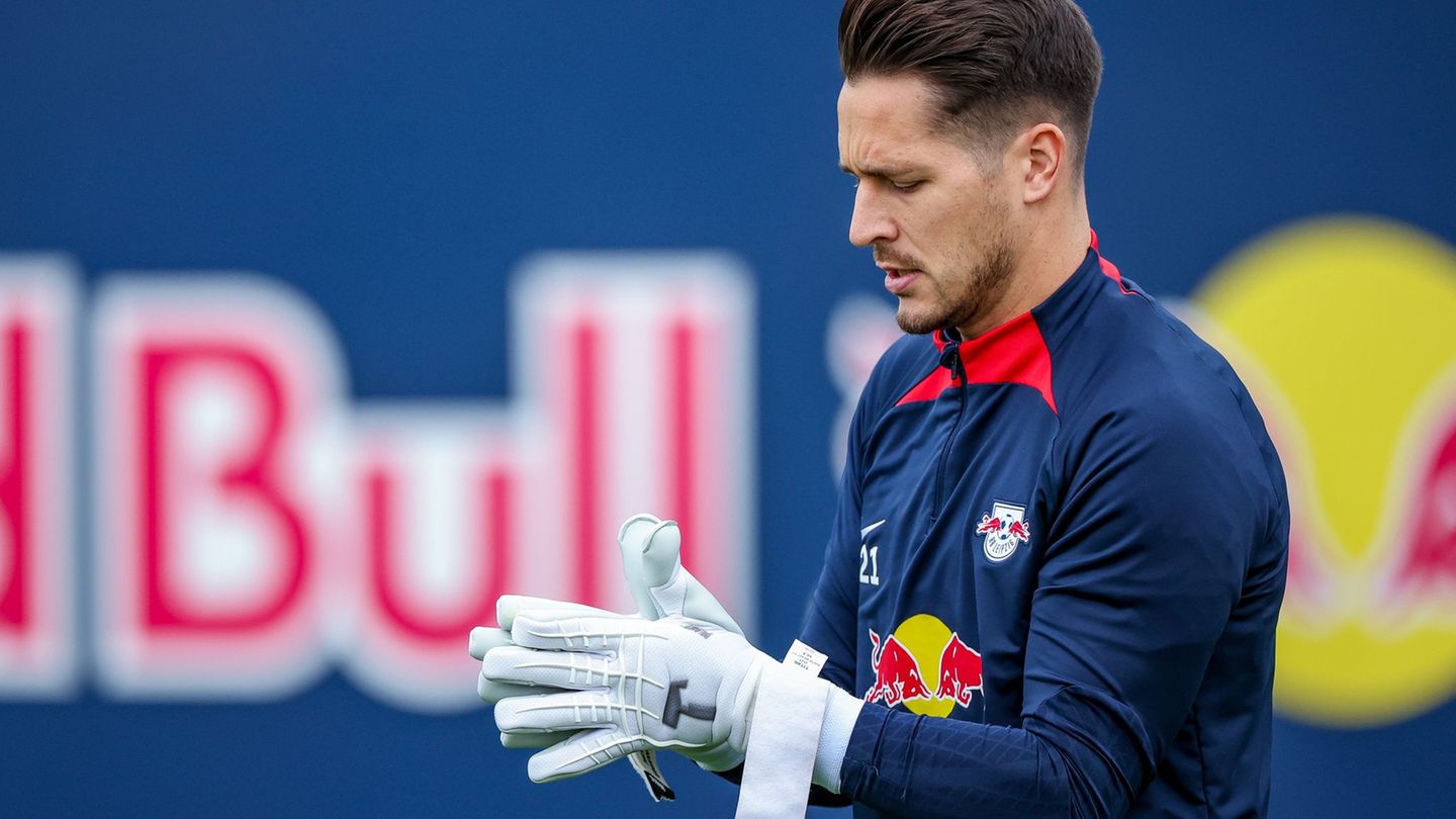Fußball-Bundesliga: Bericht: Bayer und Leipzig einig über Blaswich-Wechsel