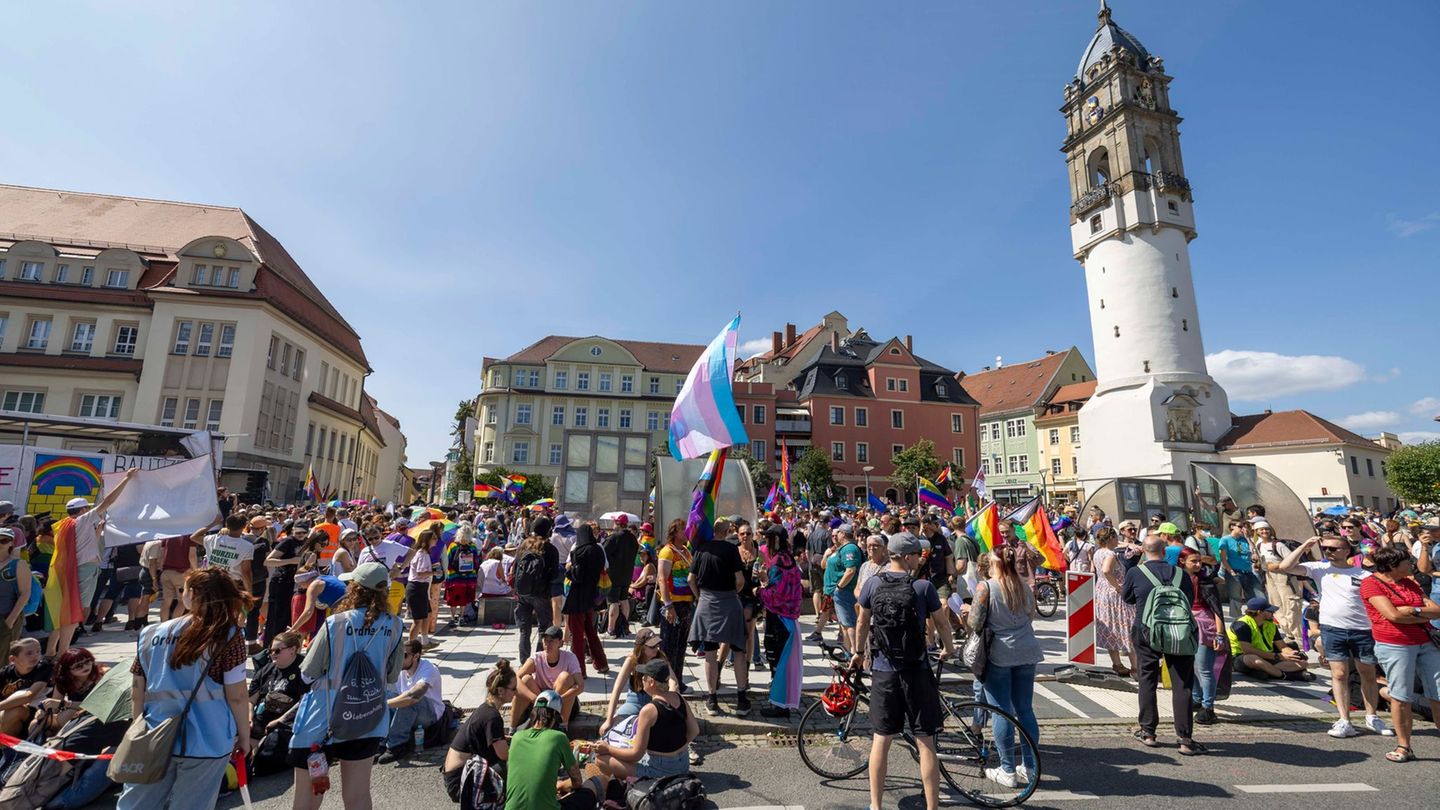 Gegenproteste diesmal kleiner: Queere Community feiert CSD in Bautzen – Gegenproteste