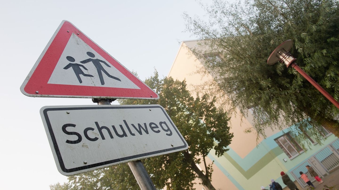 Sicher zur Schule: Ratschlag: Mit Schulanfängern schon den Schulweg üben