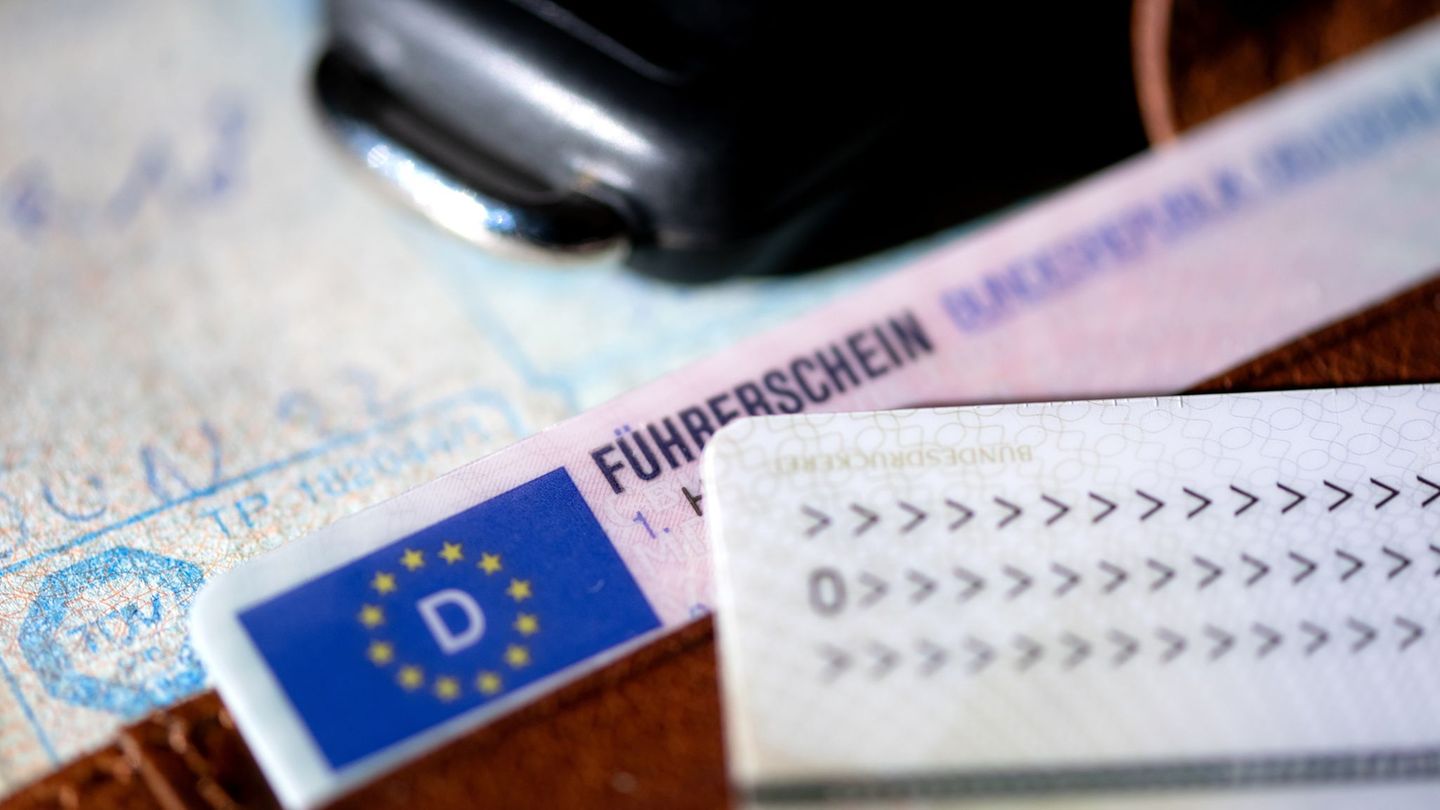 Verkehr: Kokain auf Personalausweis: Autofahrer in Erklärungsnöten