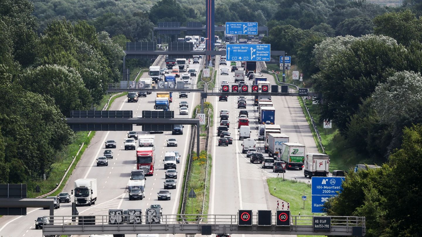 Straßenverkehr: Brückenprüfung über der Norderelbe – Stau auf A1 erwartet