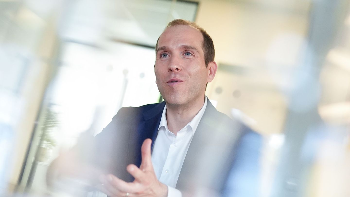 100 Tage Rot-Grün: Oppositionsführer zieht Negativbilanz zu 100 Tagen Rot-Grün