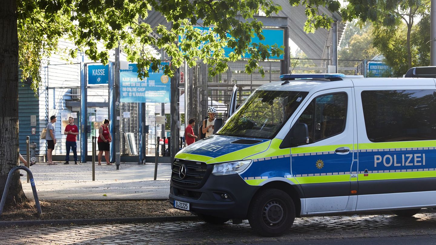 Schwimmbäder: Polizeieinsatz wegen Streits im Sommerbad Neukölln