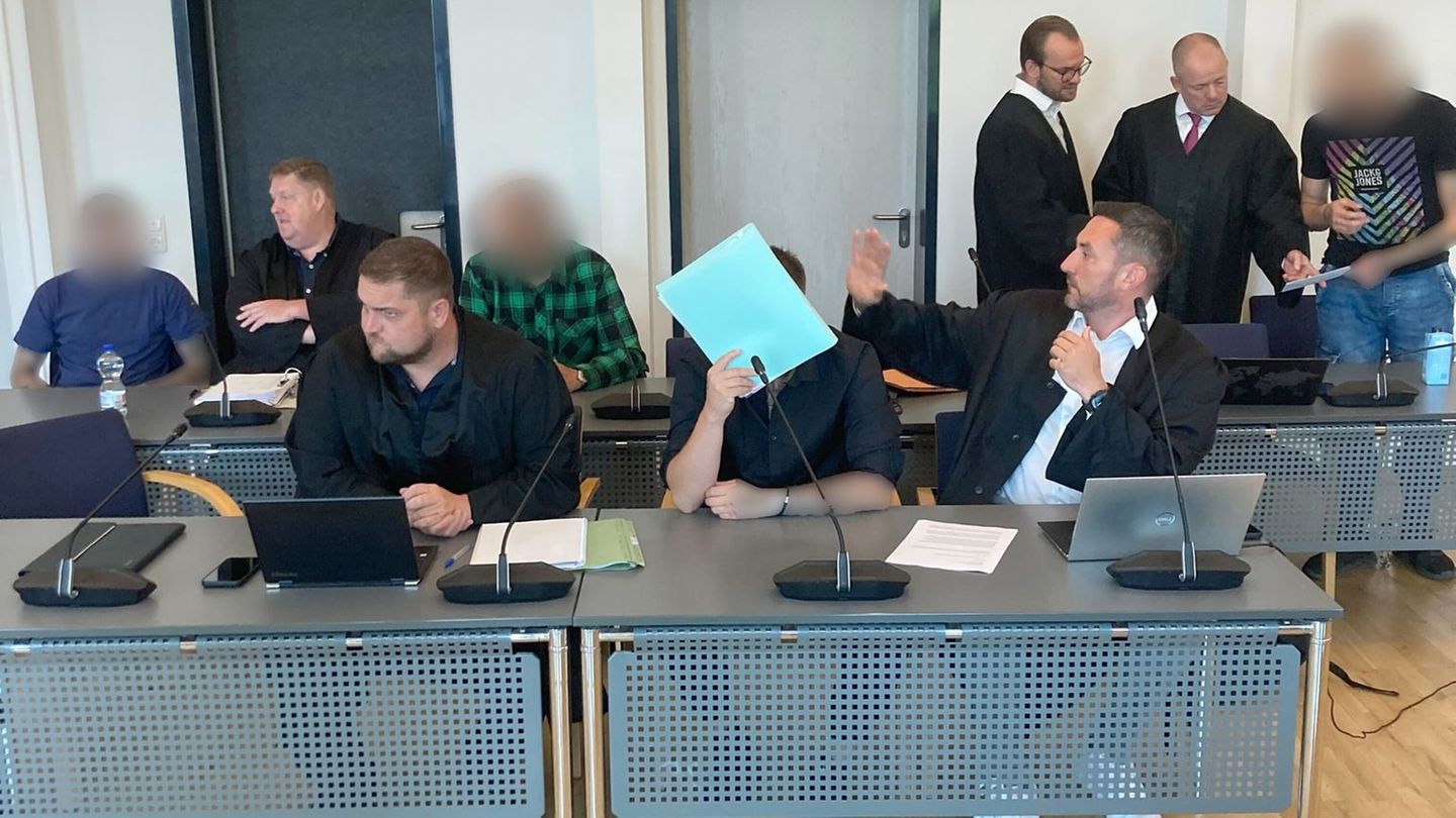 Prozessauftakt: Mit Baseballschläger geprügelt – Angeklagte vor Gericht