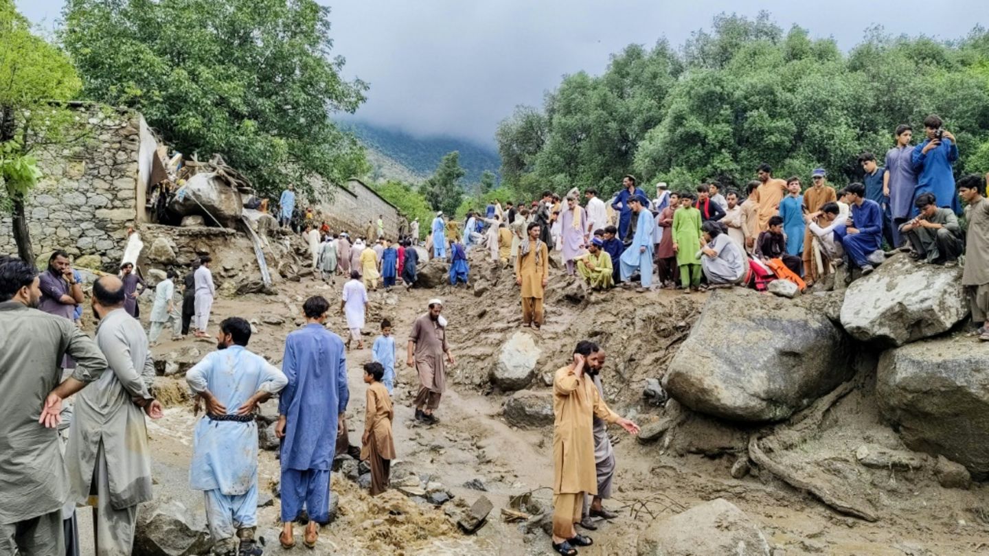 Mehr als 250 Tote bei Sturzfluten und Erdrutschen in Pakistan und Indien