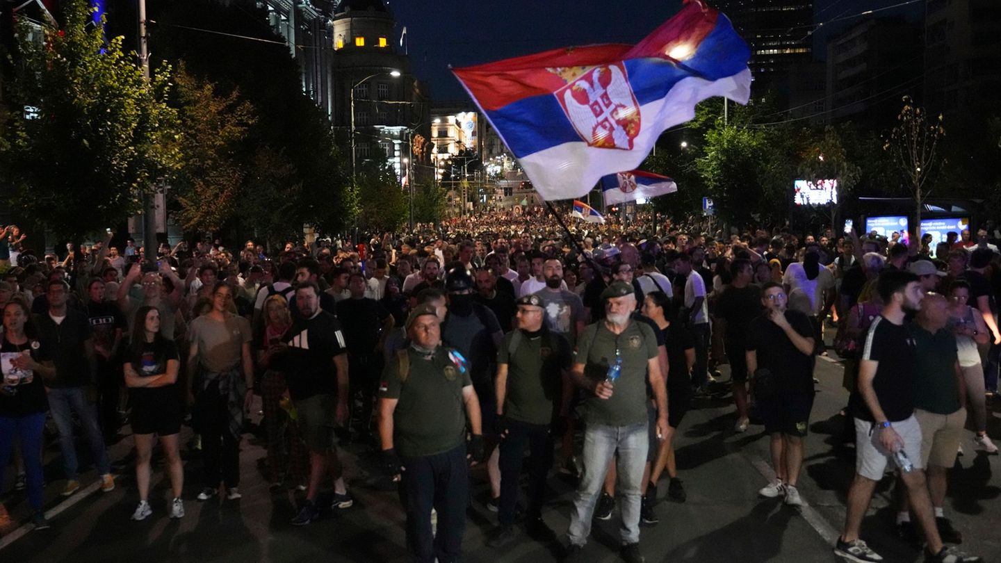 Balkan: Wieder Gewalt bei Protesten in Serbien