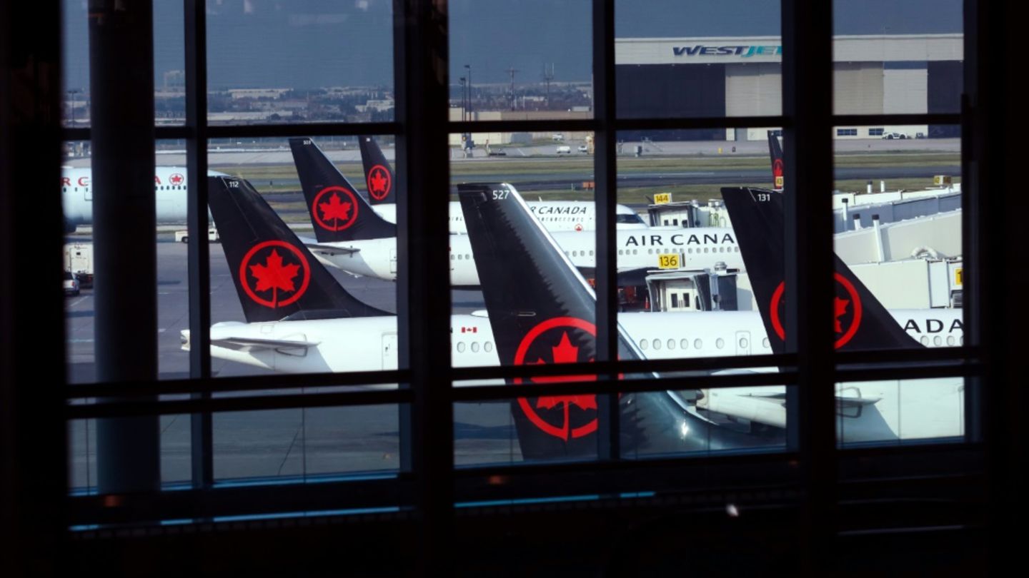 Air Canada streicht wegen Flugbegleiter-Streiks hunderte Flüge