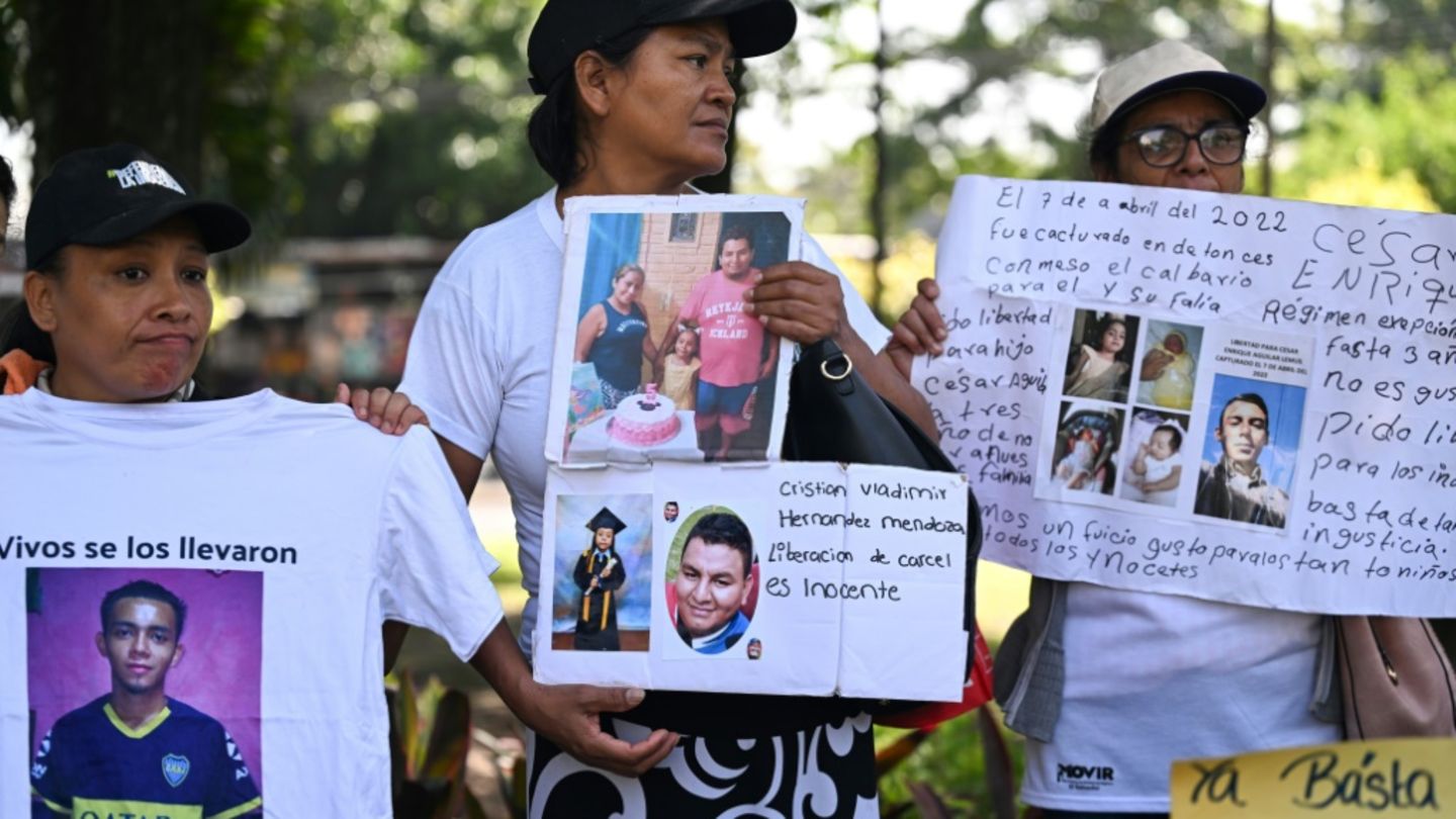 El Salvador verlängert Untersuchungshaft für zehntausende Gefangene