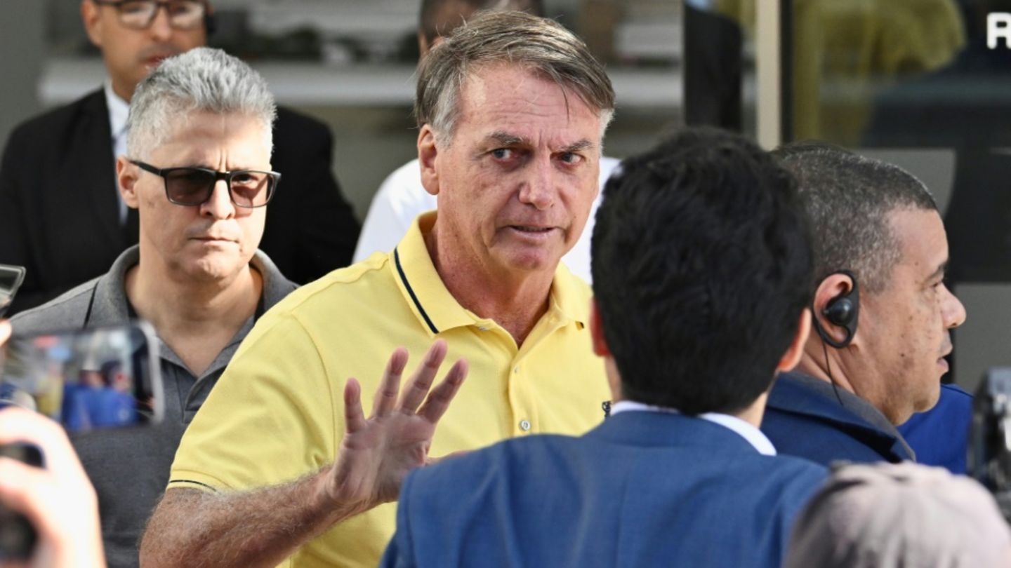 Brasiliens Ex-Präsident Bolsonaro verlässt Hausarrest für Krankenhausaufenthalt