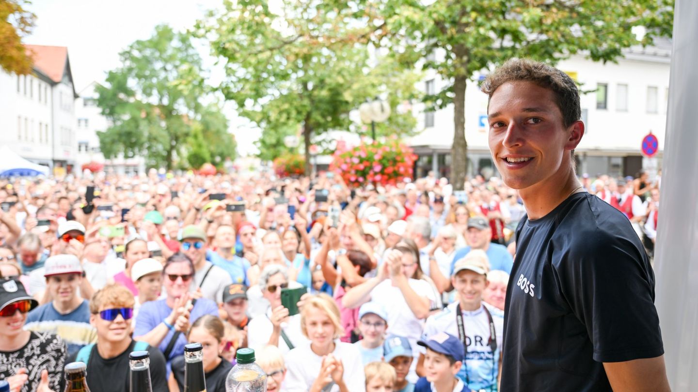 Radsport: Tour-Dritter Lipowitz in der Heimat begeistert empfangen