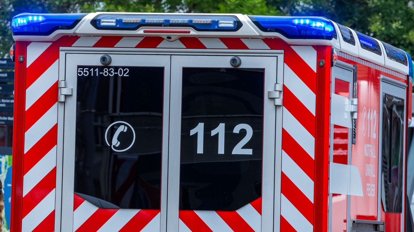 Unfallflucht: Fahrradfahrer nach Unfall verletzt im Graben zurückgelassen