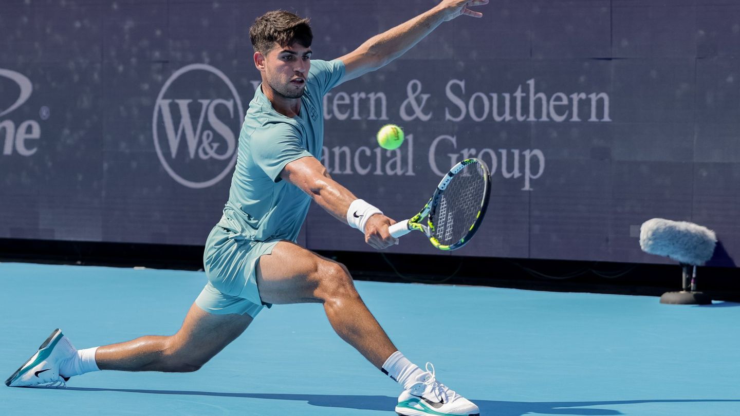 Tennis: Erschöpfter Sinner gibt auf: Alcaraz gewinnt in Cincinnati