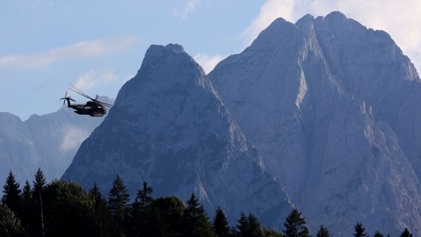 61-Jähriger stürzt an Zugspitze 400 Meter ab und stirbt