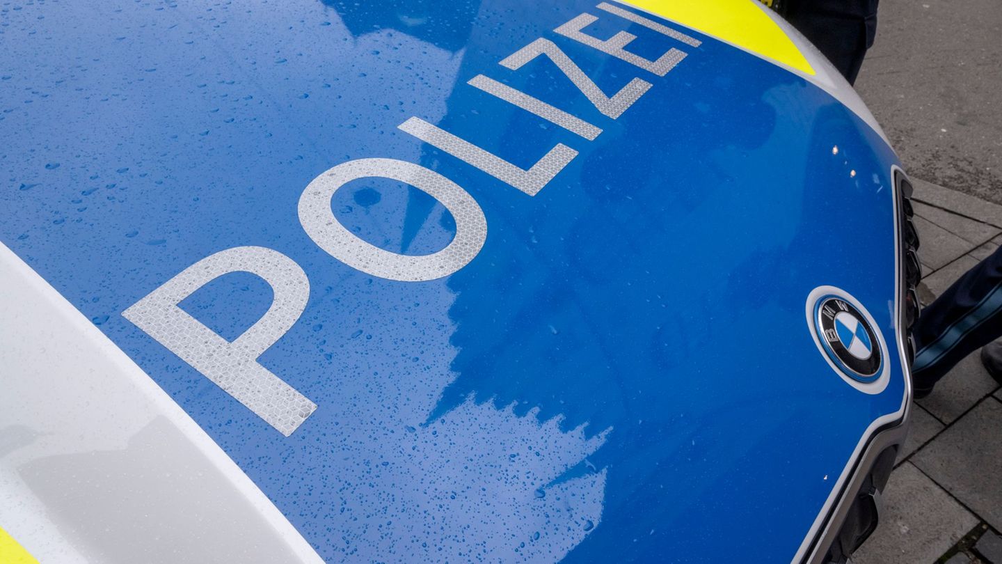 Verkehr: Fahrradfahrer von Transporter erfasst und tödlich verletzt