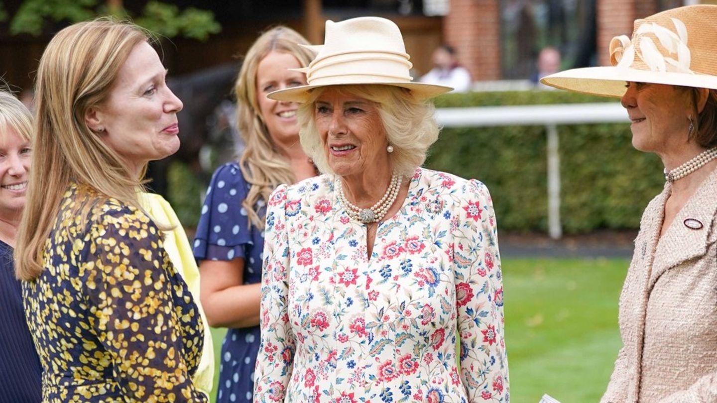 Königin Camilla ohne Charles unterwegs: Pause von Sommerurlaub in Schottland