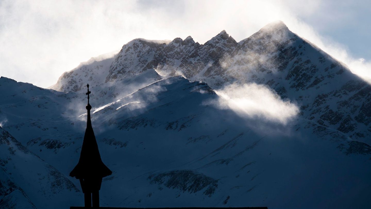 Alpen: Deutsche Bergsteiger in Schweizer Alpen in großer Not