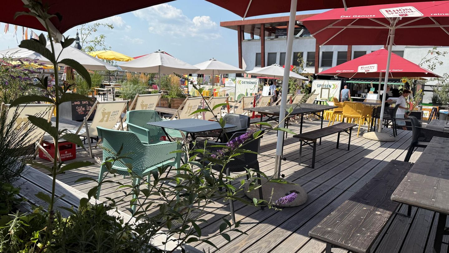 Freizeit ganz oben: Dächer werden zu Treffpunkten – Rooftop-Trend in Hessen