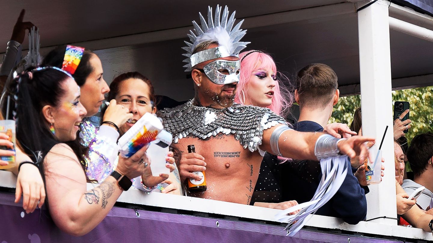 Tausende beim CSD: 25.000 Menschen beim Bremer CSD