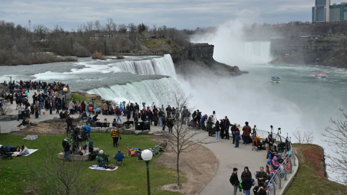Fünf Touristen sterben bei Busunglück in USA nahe Niagara-Fällen – Fahrer verlor Kontrolle