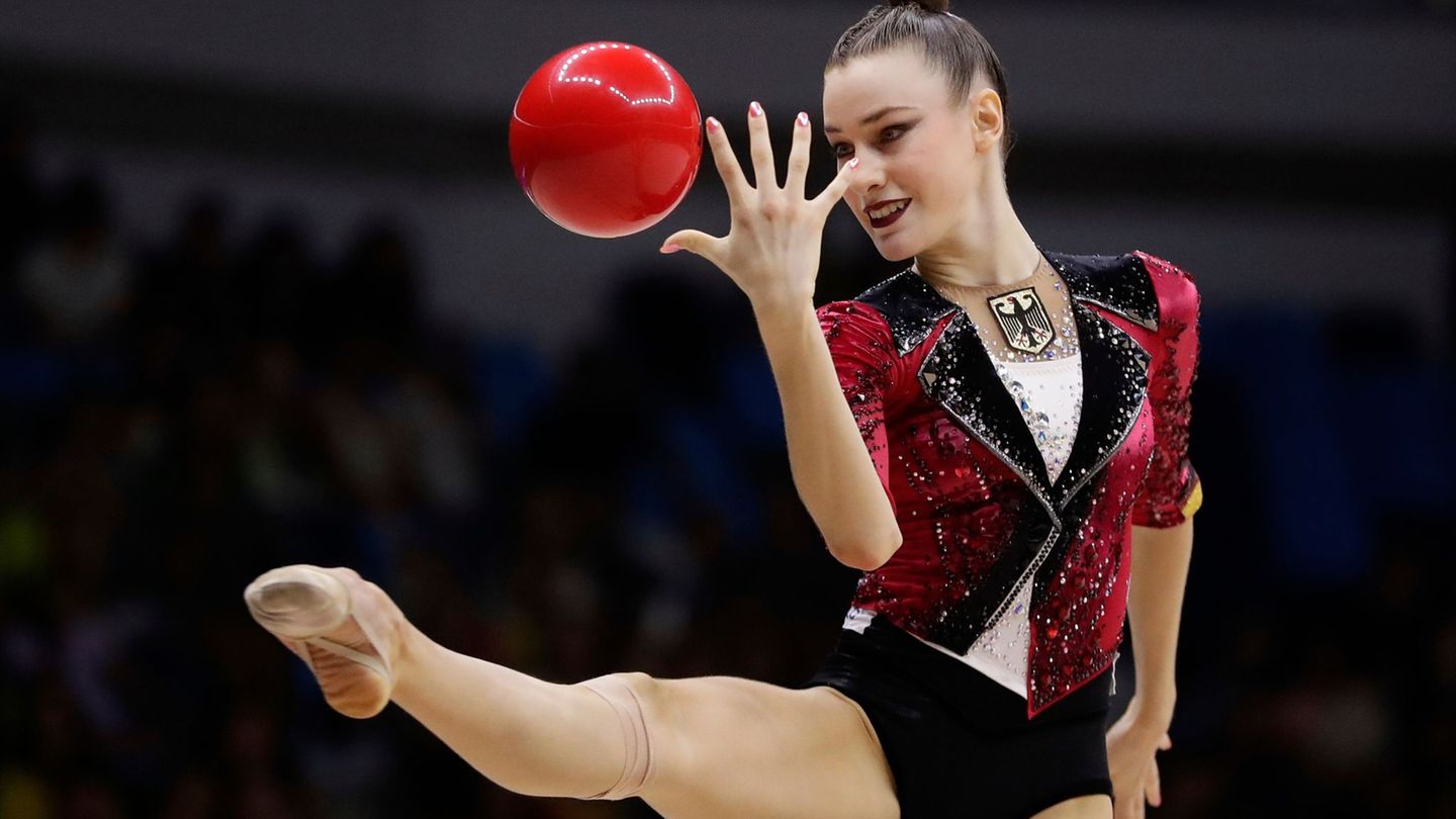 Rhythmische Sportgymnastik: Mehrkampf-Triple perfekt: Varfolomeev visiert fünf Titel an