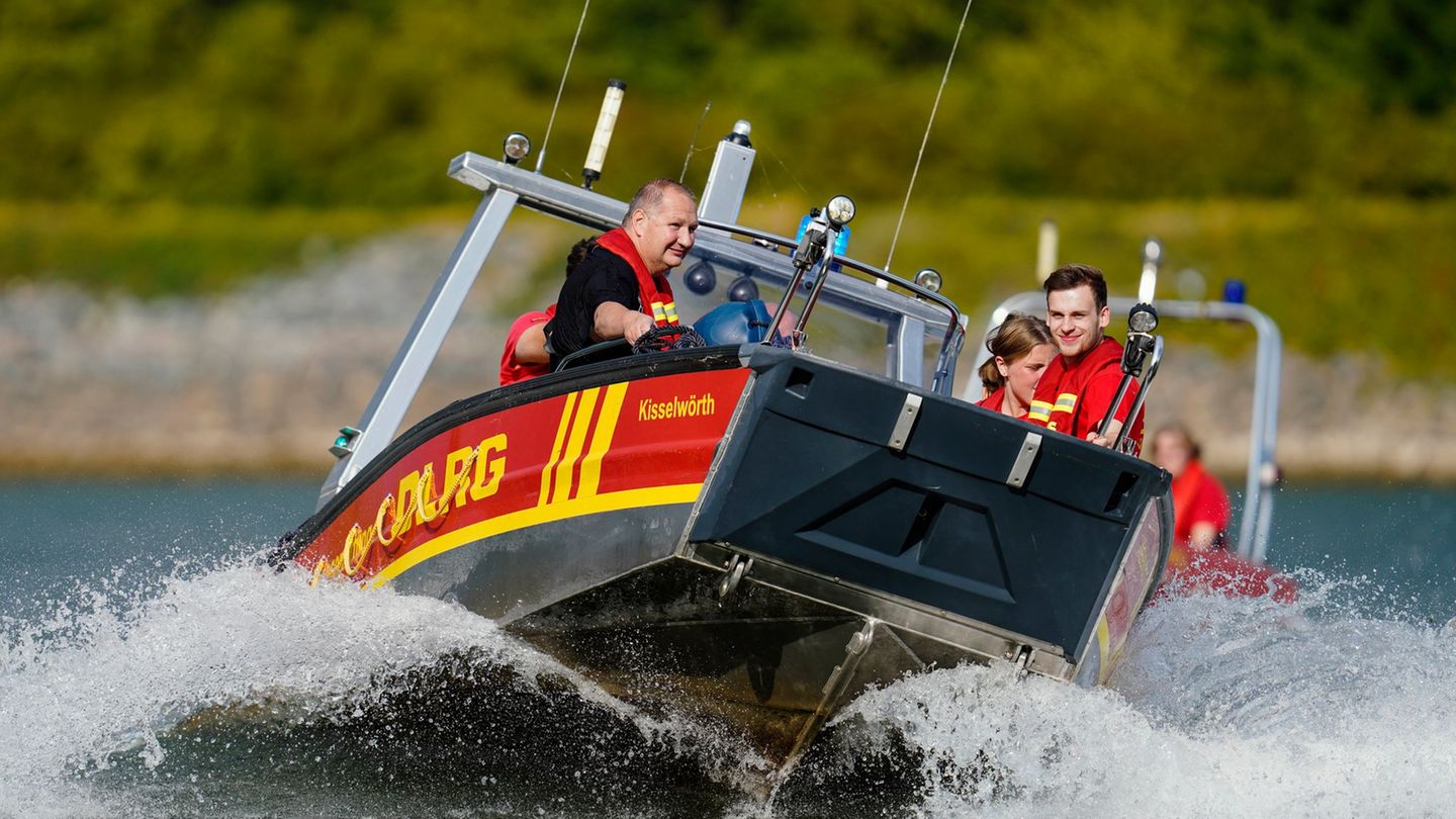 Schmöckwitz: Sportboot sinkt auf Langem See – vier Menschen retten sich