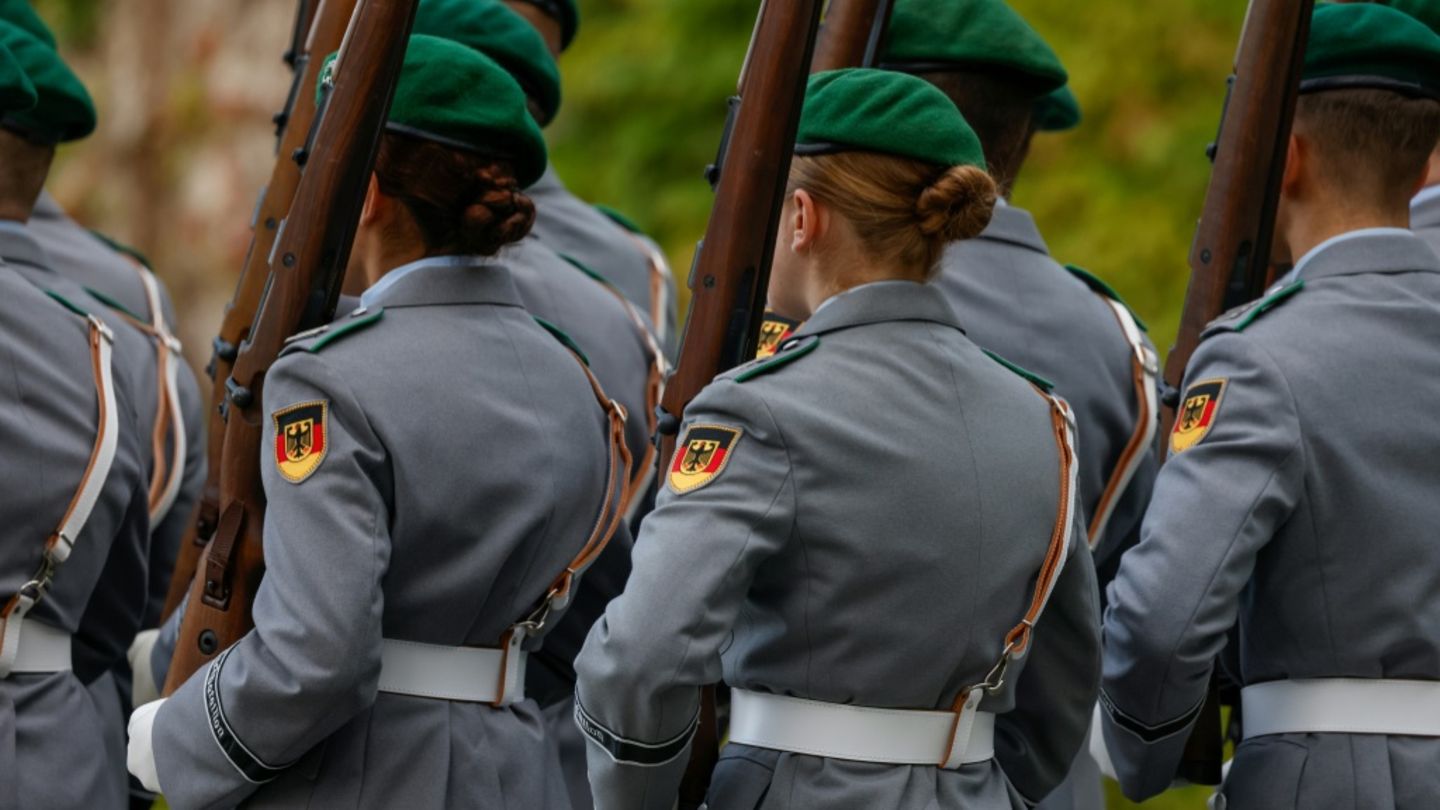 Union dringt vor Kabinettsberatung auf Änderung von Wehrdienstplänen