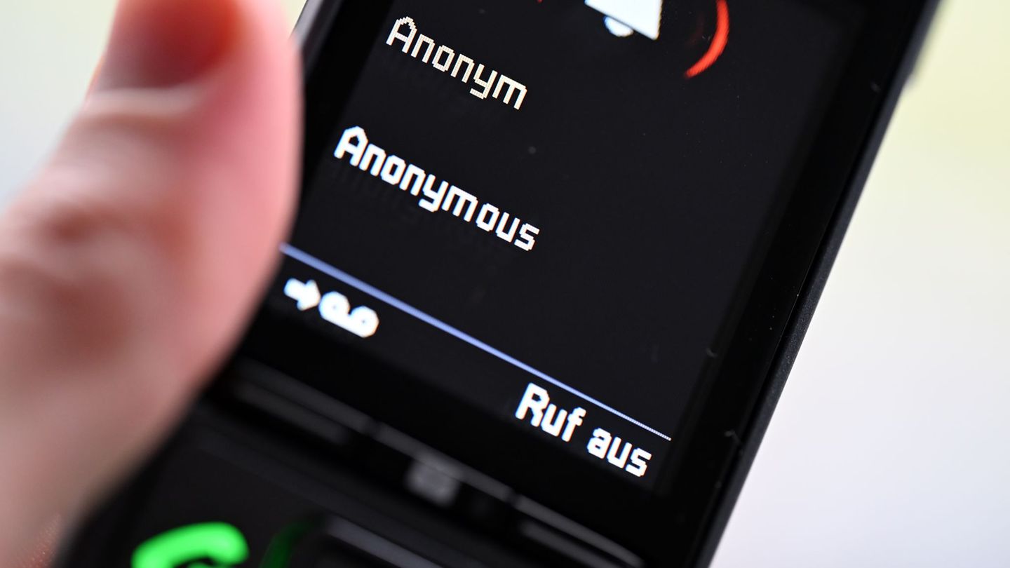 Achtung, Betrüger!: Lotto-Toto und Verbraucherschützer warnen vor Telefonbetrug
