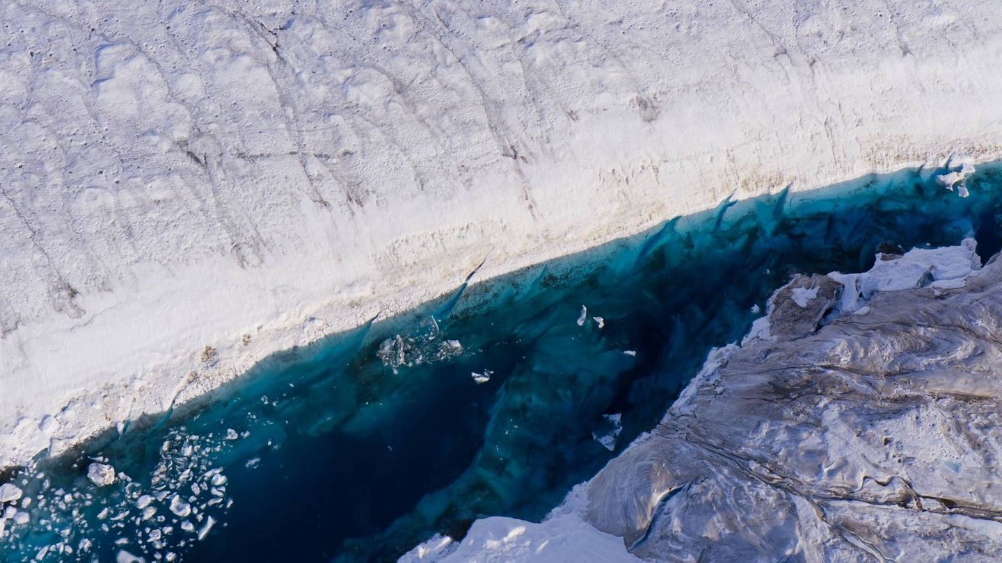 Erderwärmung: See auf Gletscher sprengt Risse in Grönlands Eis
