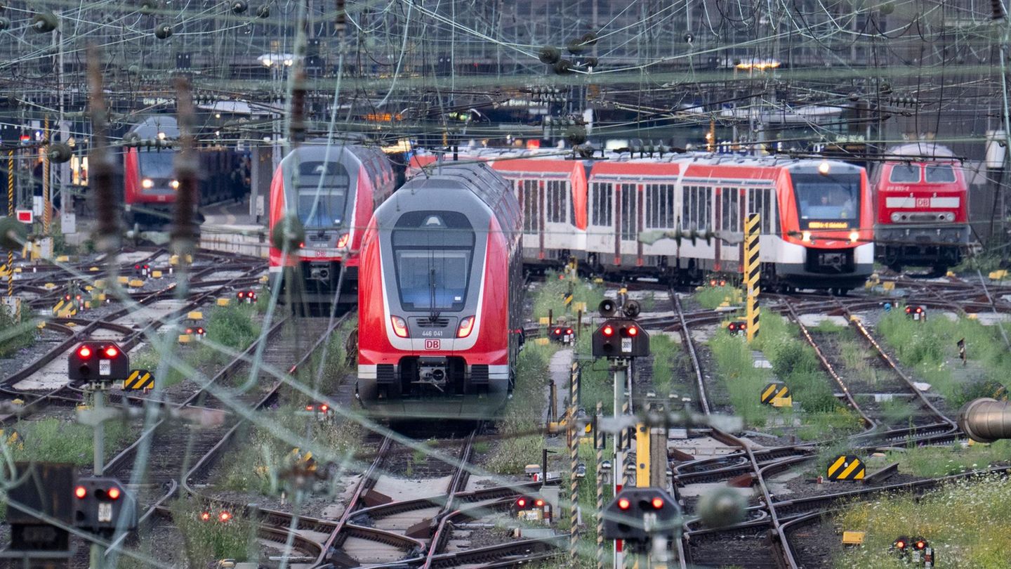 Unpünktlich bis marode: Was den neuen Chef der Deutschen Bahn erwartet