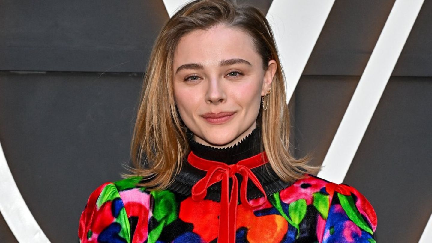 Chloë Grace Moretz heiratet Partnerin: Hochzeit in blau und mit Cowboyhut