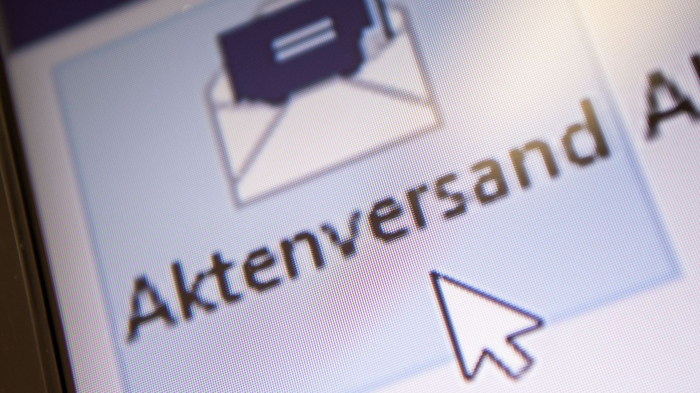 Kein Papier mehr: E-Akte in der Justiz fast vollständig eingeführt