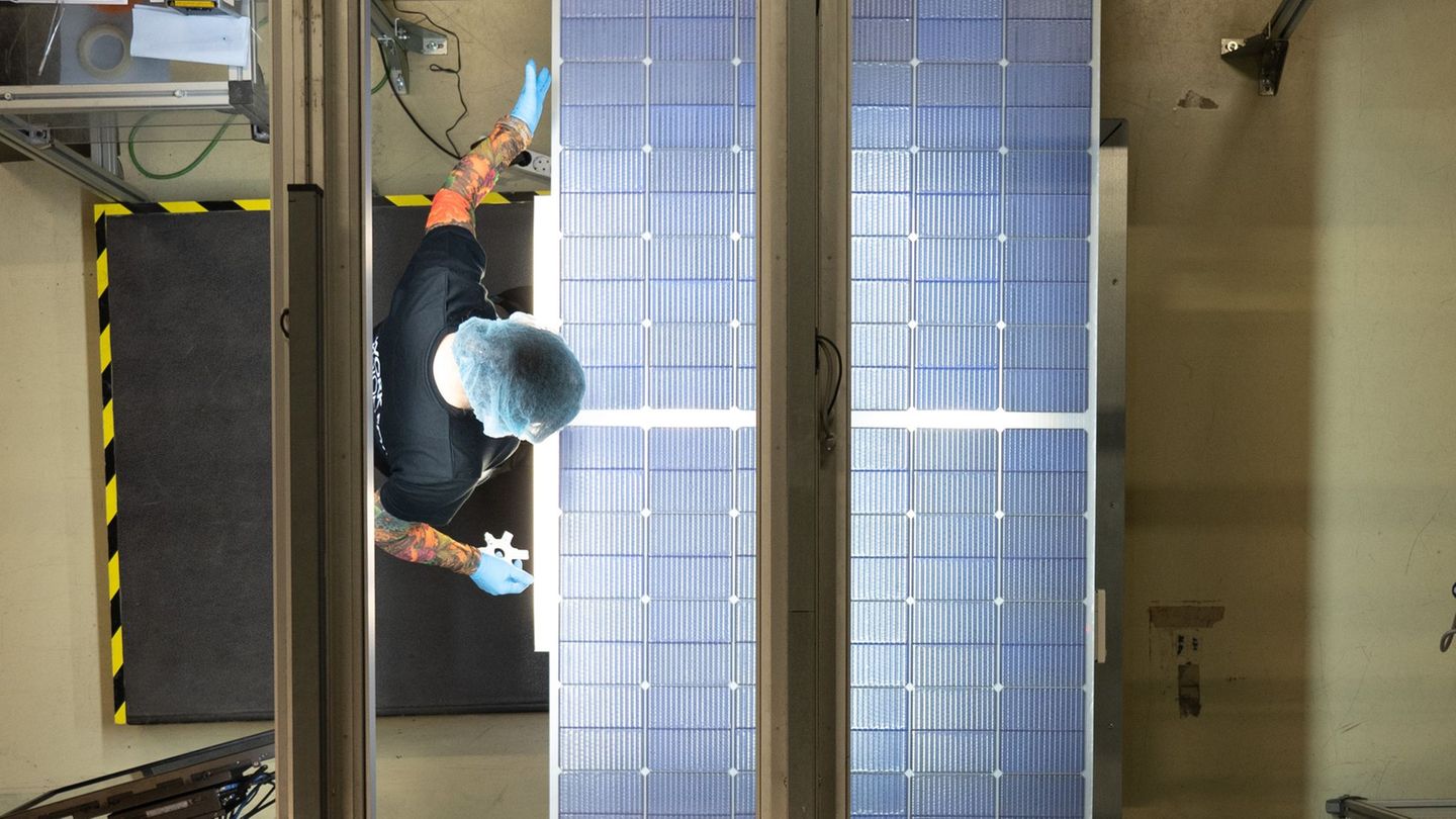 Krise in Solarbranche: Kein Investor: Betrieb in Meyer-Burger-Werken eingestellt