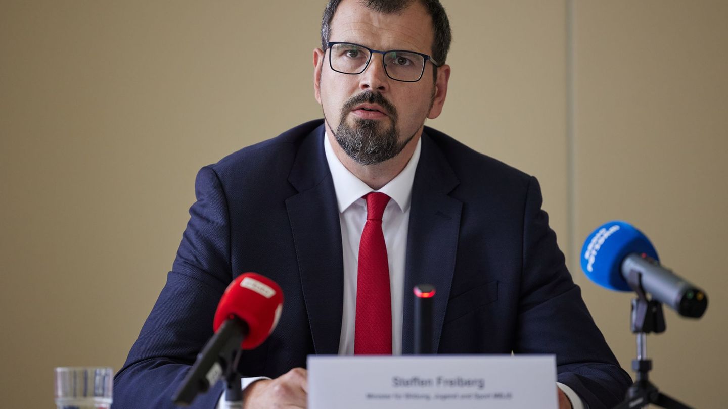 Bildung: Schuljahr startet mit Lehrermangel und weniger Angeboten