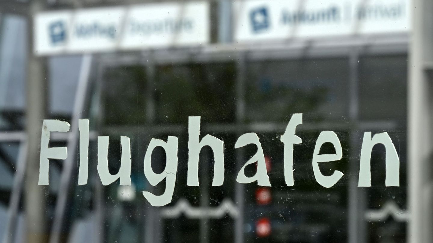 Migration: AfD plant Abschiebezentrum auf Erfurter Flughafen