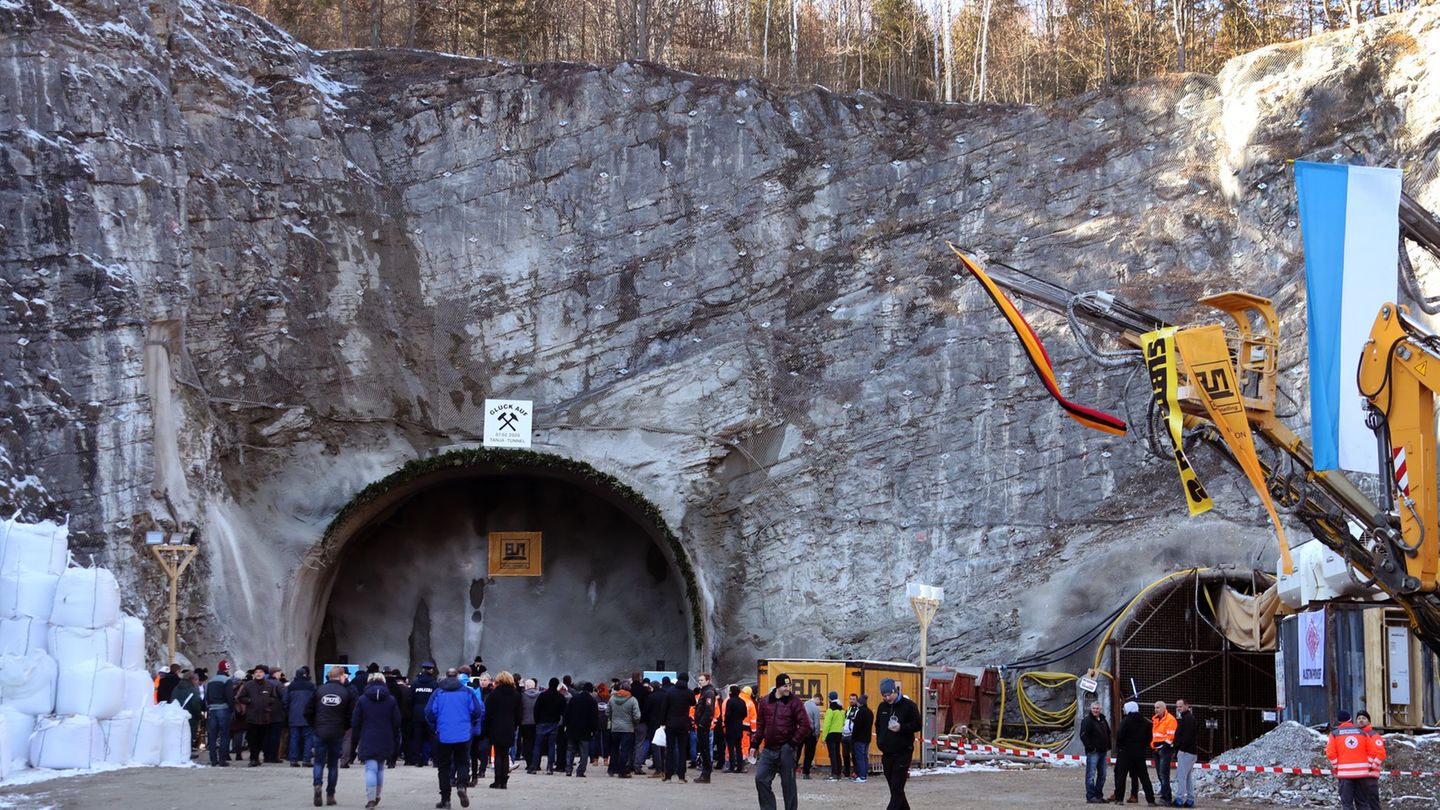 Verkehr: Sprengungen am Kramertunnel